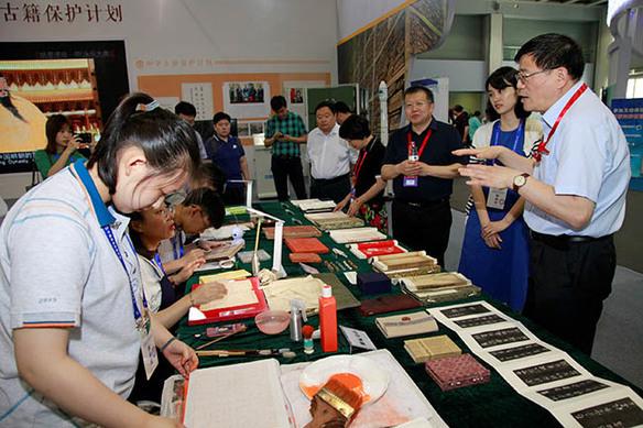 數(shù)智賦能 文韻新生 2018年中國(guó)圖書(shū)館年會(huì)在河北廊坊聚焦數(shù)字文化創(chuàng)意應(yīng)用服務(wù)